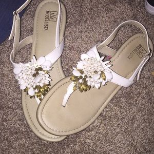 Small heeled fashionable shoes